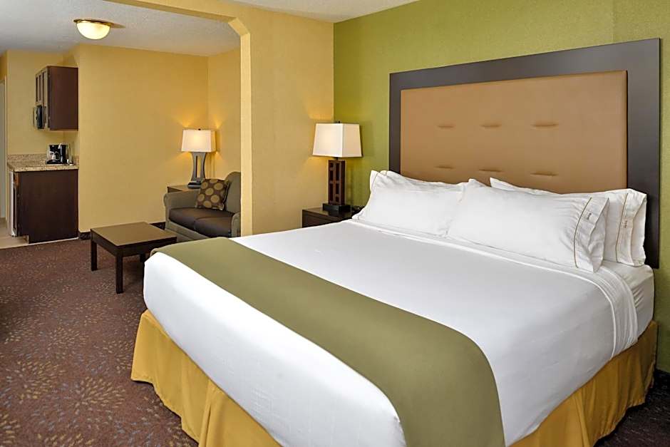 Holiday Inn Express Hotel & Suites Charlotte By IHG