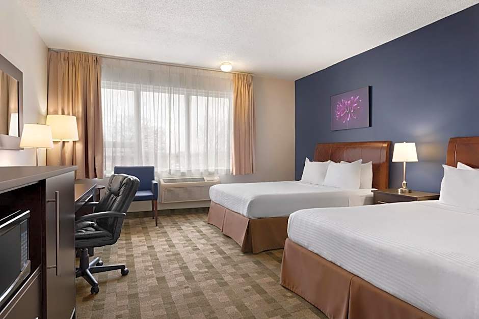 Days Inn & Conference Centre by Wyndham Montreal Airport
