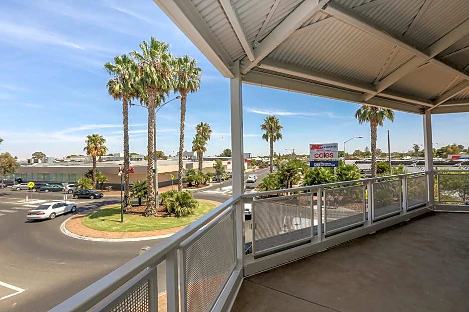 Indulge Apartments - CBD