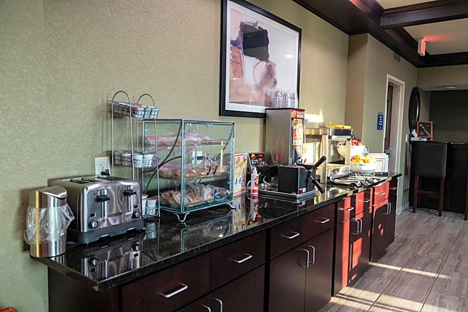 Cobblestone Inn & Suites - Springfield