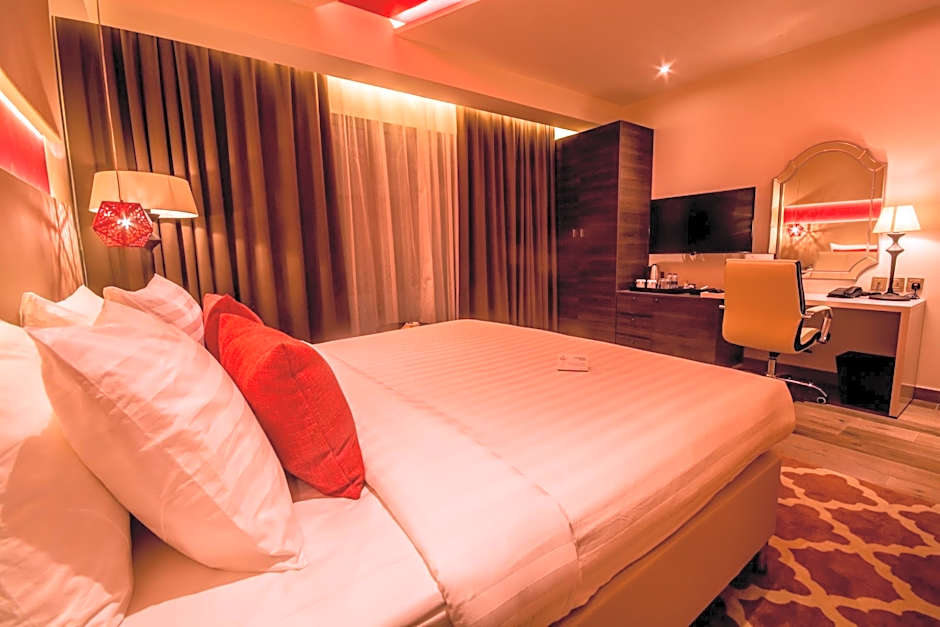 Carnelian Muscat - Airport Hotel