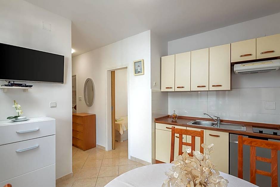 Apartments Vucica, Sevid