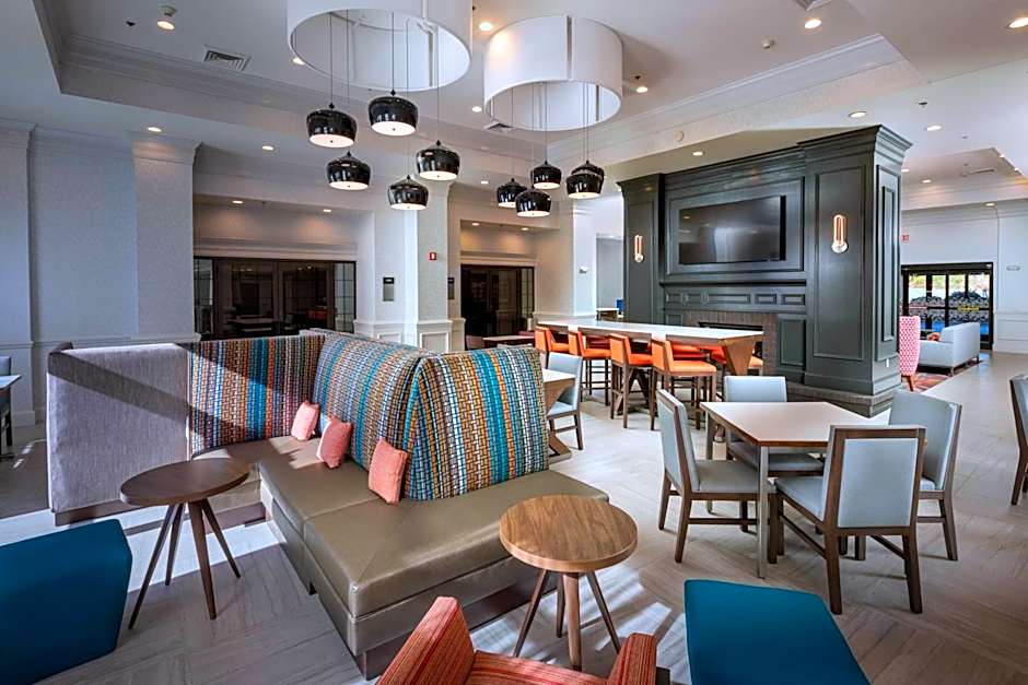 Hampton Inn & Suites Asheville Airport
