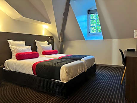 Superior Double Room with Two Single Beds - Non-Smoking