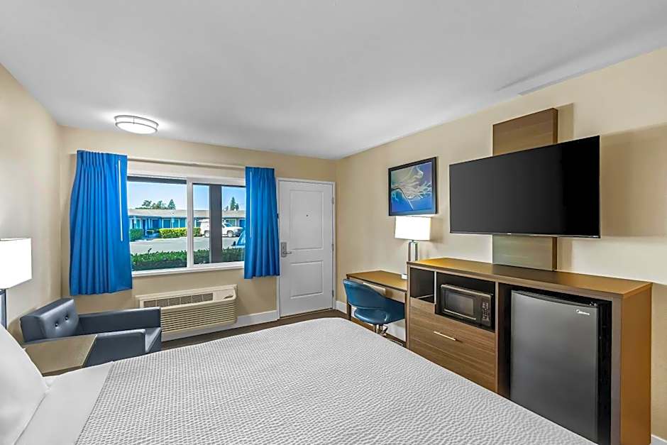 Travelodge by Wyndham Santa Rosa Wine Country