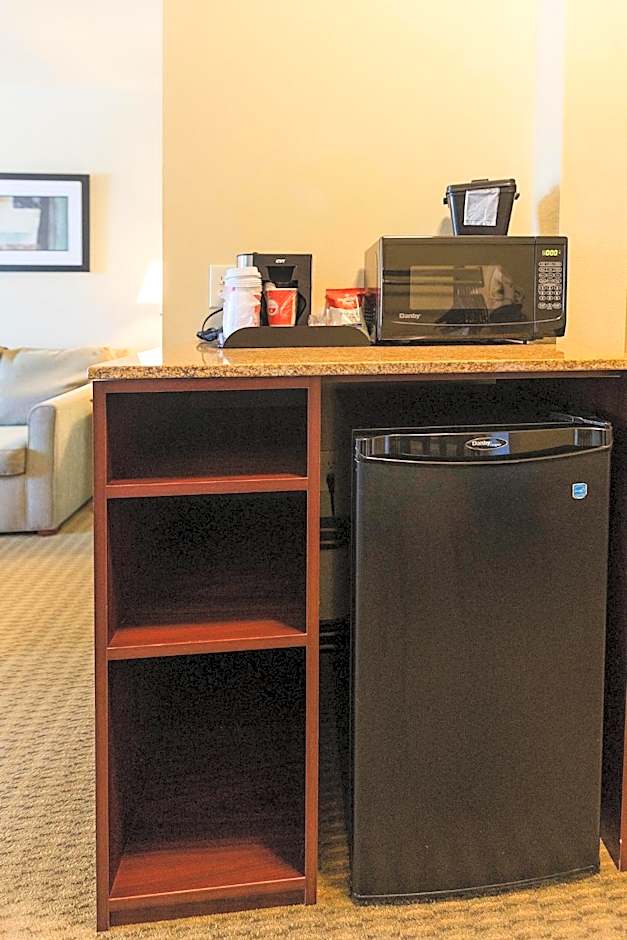 Cobblestone Hotel & Suites - Knoxville