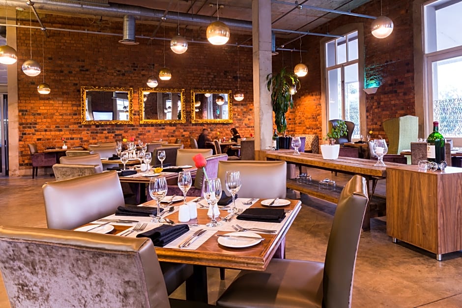 Waterfront Hotel by MISTY BLUE HOTELS