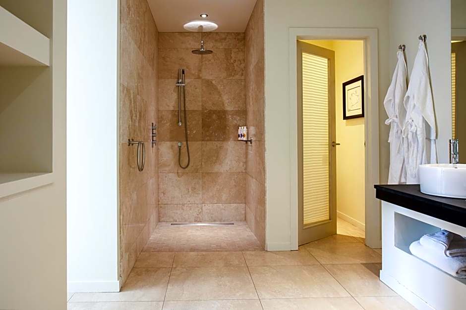 The Plume of Feathers