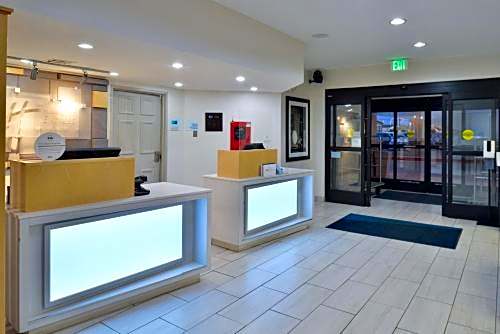 Holiday Inn Express Hotel & Suites Farmington By IHG