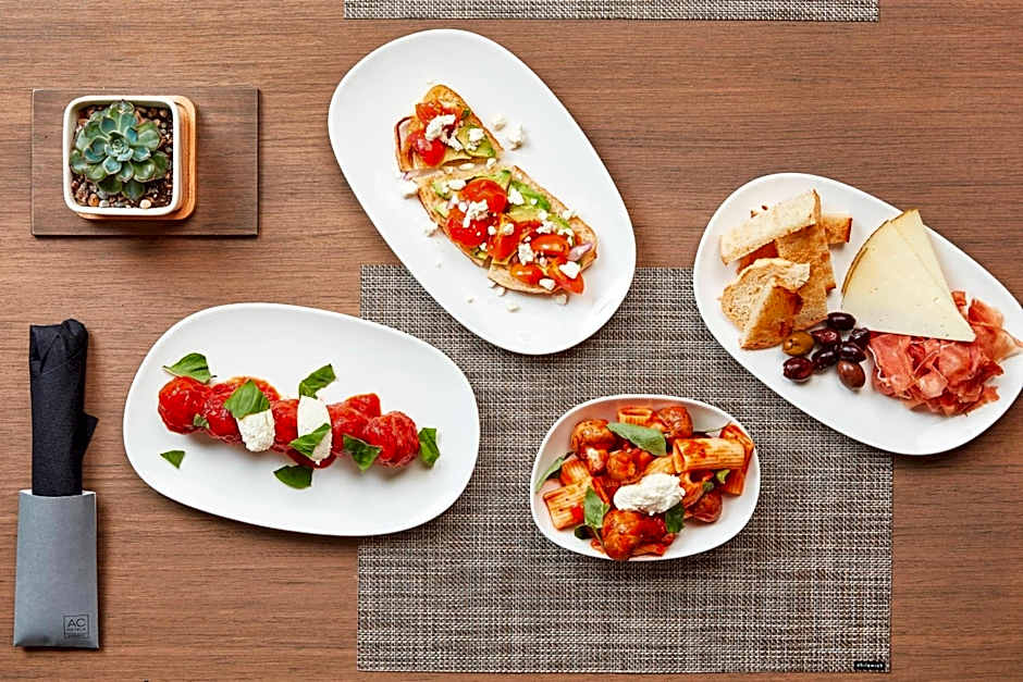 AC Hotel by Marriott Cincinnati at The Banks