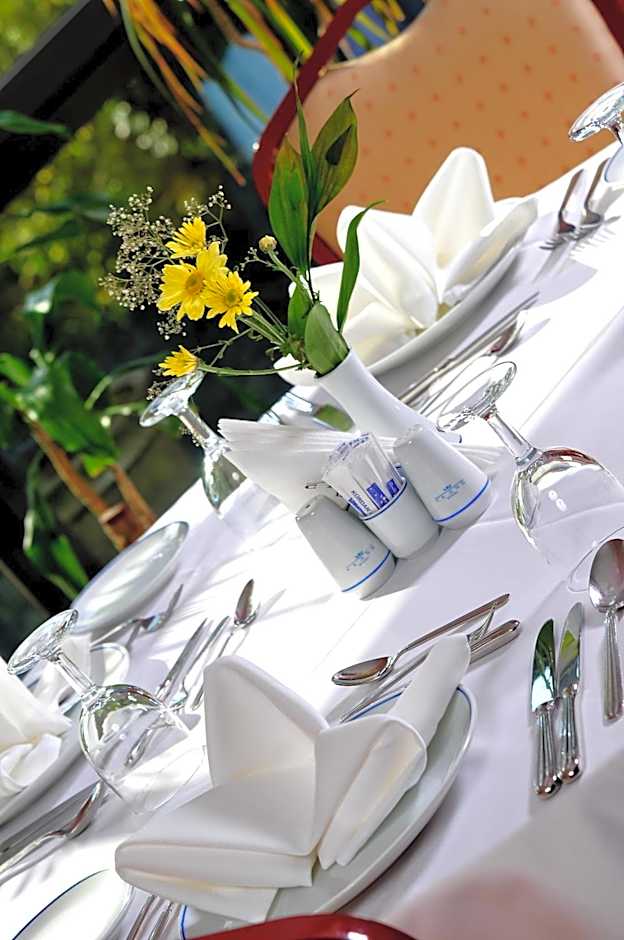 Class Hotel