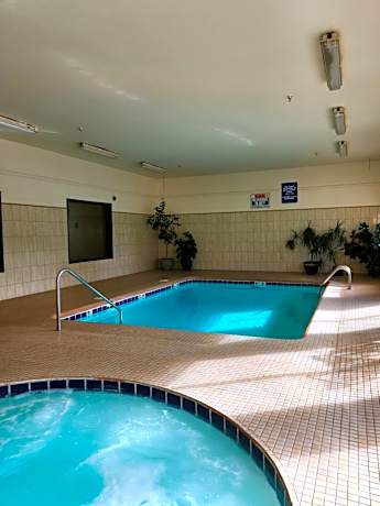 Luxury Inn & Suites