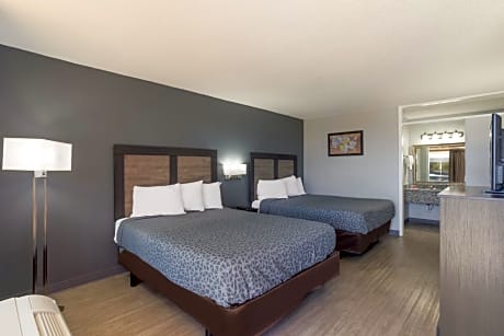 Two Double Beds Non Smoking