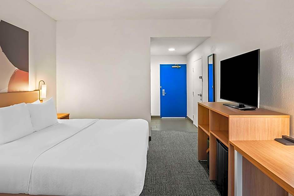 Spark by Hilton Stevensville