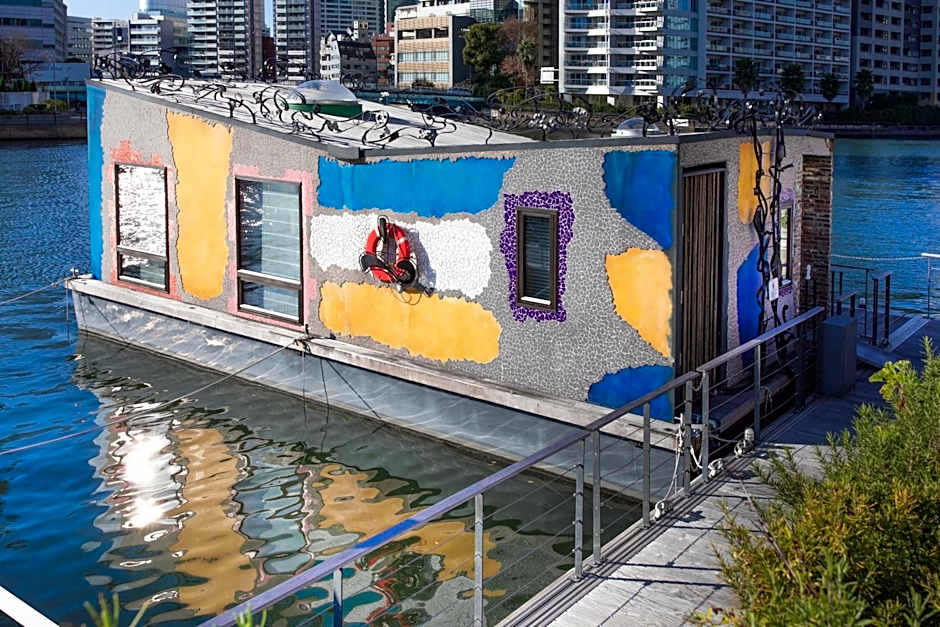 PETALS TOKYO - Floating Hotel