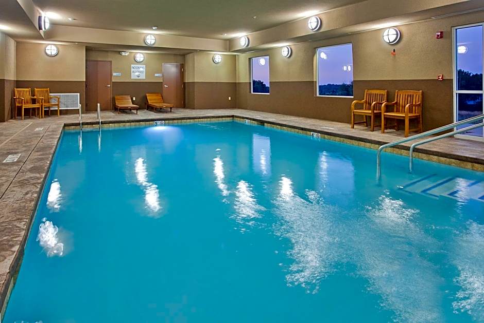 Holiday Inn Express Hotel And Suites St Joseph By IHG