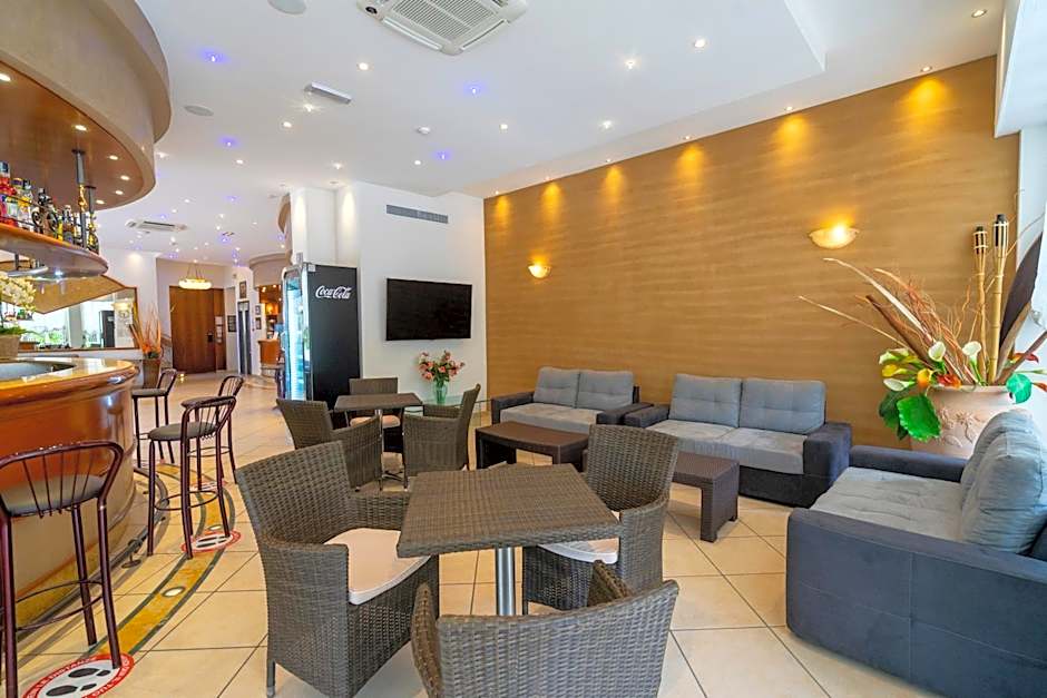 Hotel Mocambo Riccione CENTRALISSIMO AL MARE