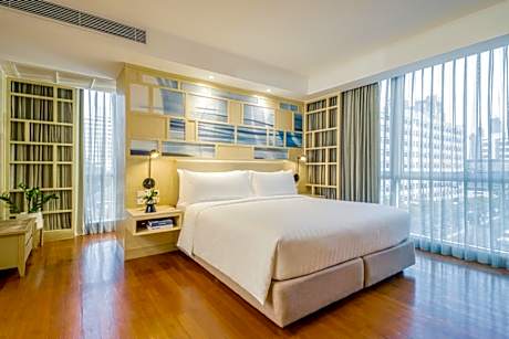 One Bedroom Corner Suite