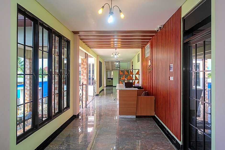 Urbanview Grand Lotus Hotel by RedDoorz