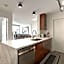 Luxary Condo Downtown Vancouver with free parking