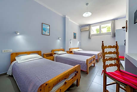 Economy Quadruple Room - Basement