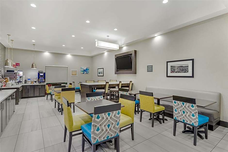 Best Western Plus Waller Hotel