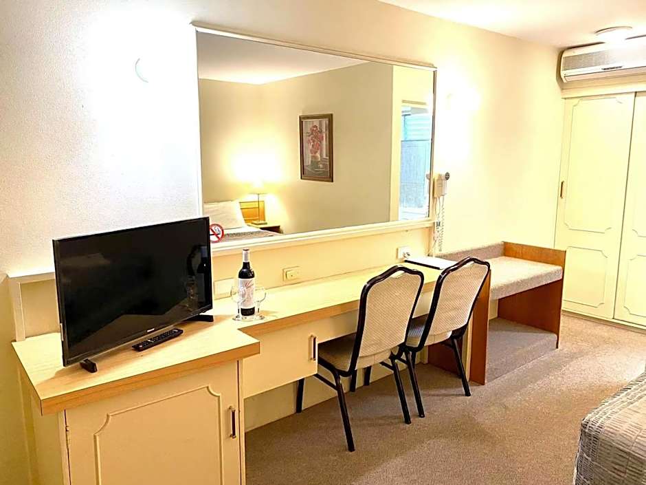 Gateway Motor Inn