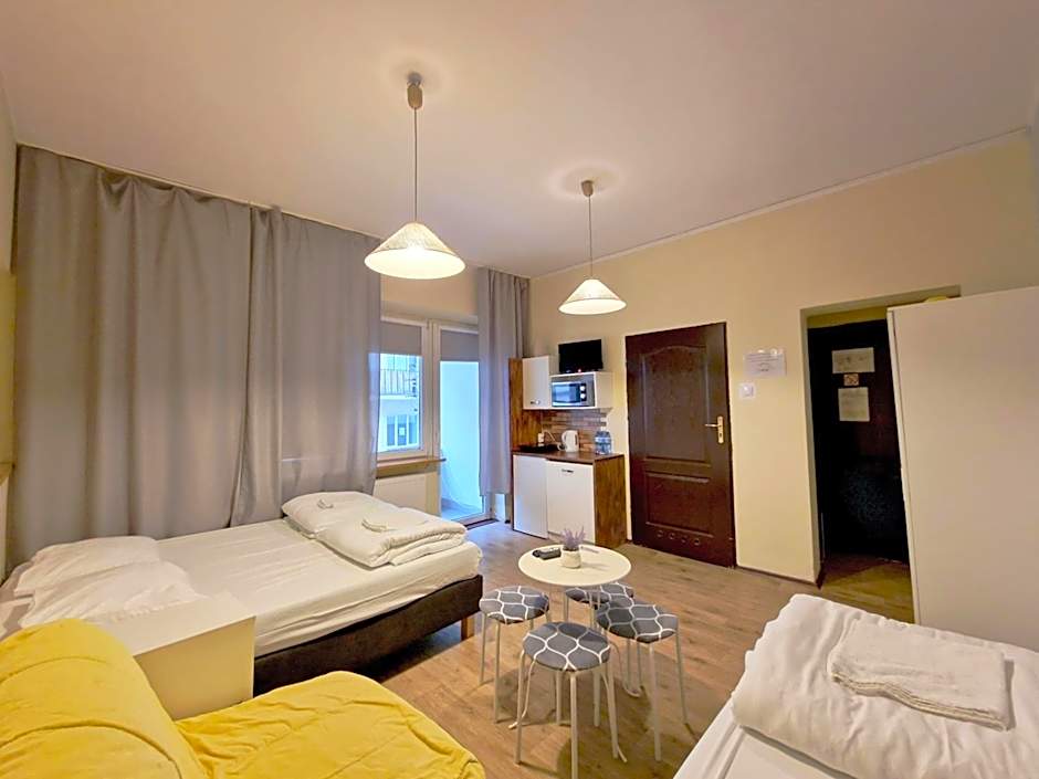 Hostel Helvetia - Private Rooms in City Center