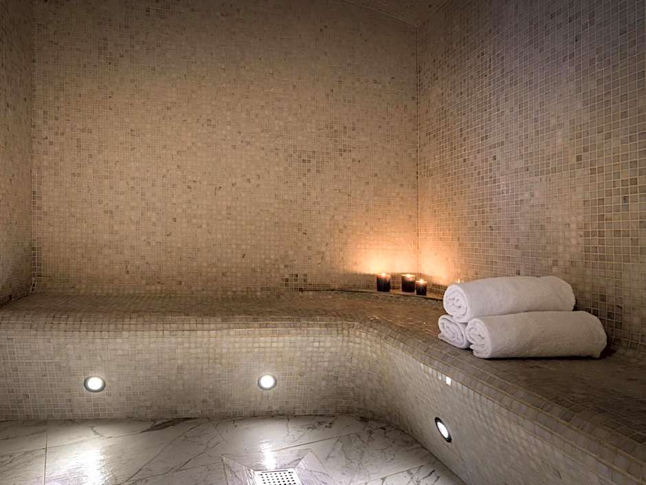 Le Louis Versailles Château Hotel-MGallery