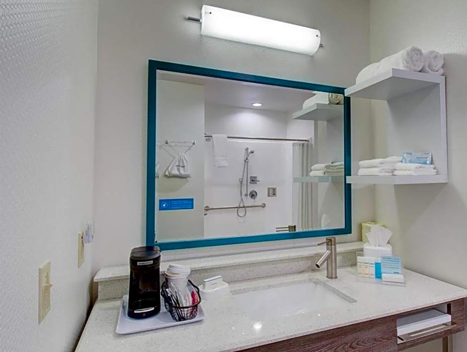 Hampton Inn & Suites Boston/Stoughton
