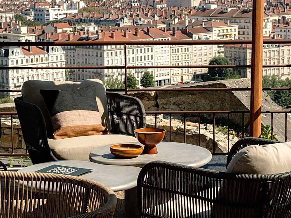 Hôtel Fort St Laurent Lyon - Handwritten Collection