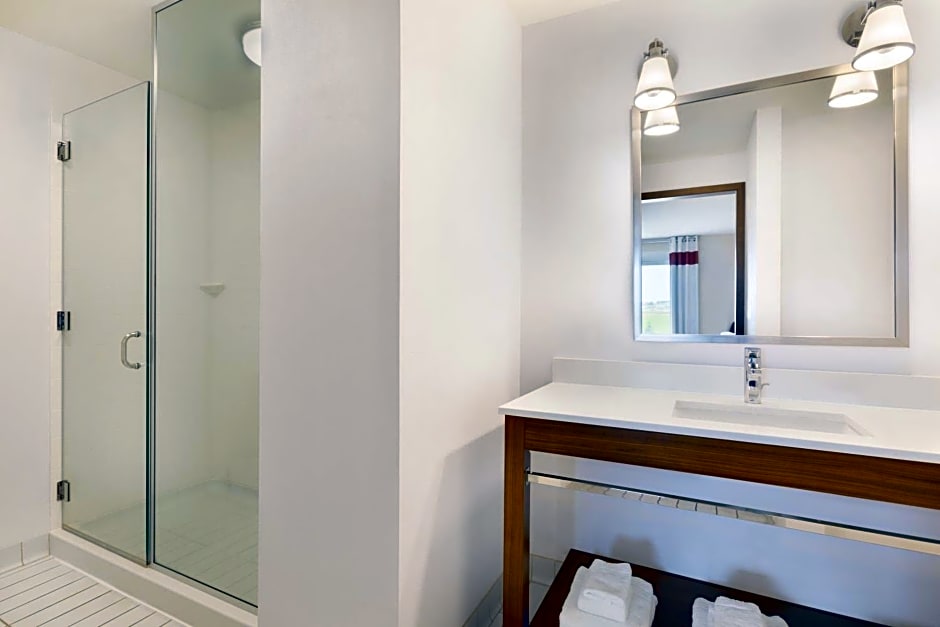 Four Points by Sheraton Fargo Medical Center
