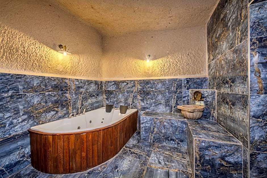 Cappa Via Cave Hotel