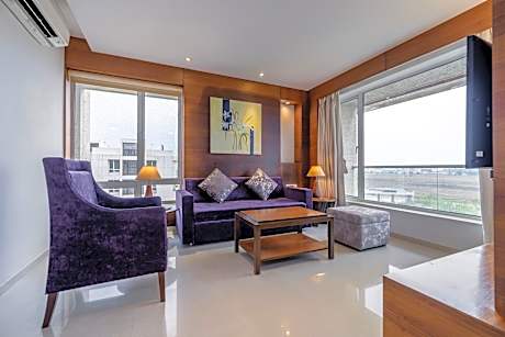 Luxury Suite
