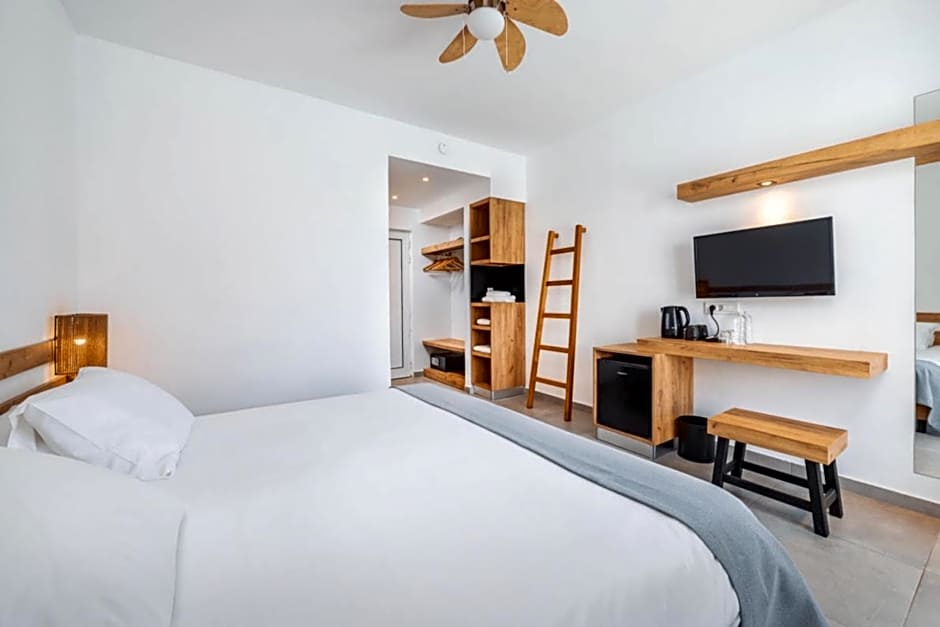 Summer Village of Hippokrates - Adults only