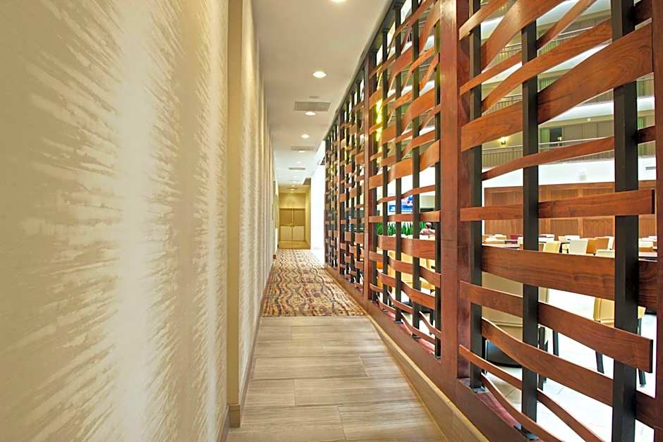 Embassy Suites by Hilton Portland Tigard