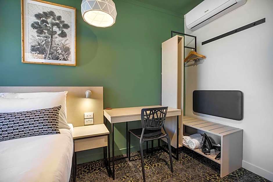 Nightcap at Morwell Hotel