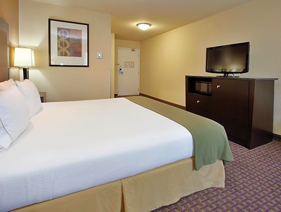 Holiday Inn Express Hotel Union City By IHG