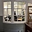 Tontine Hotel & Bar