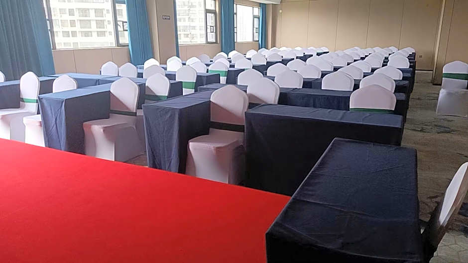 Borrman Hotel Guigang Macaojiang Park High-speed Railway Station