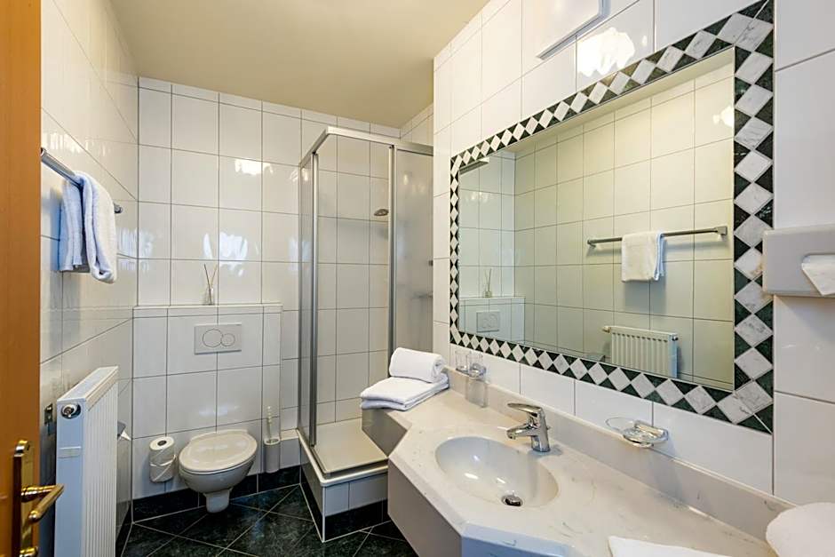 Hotel & Appartement Auerhahn