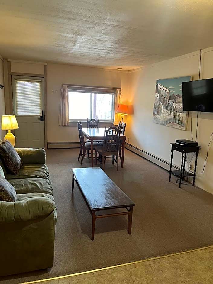 Brookside Motor Inn