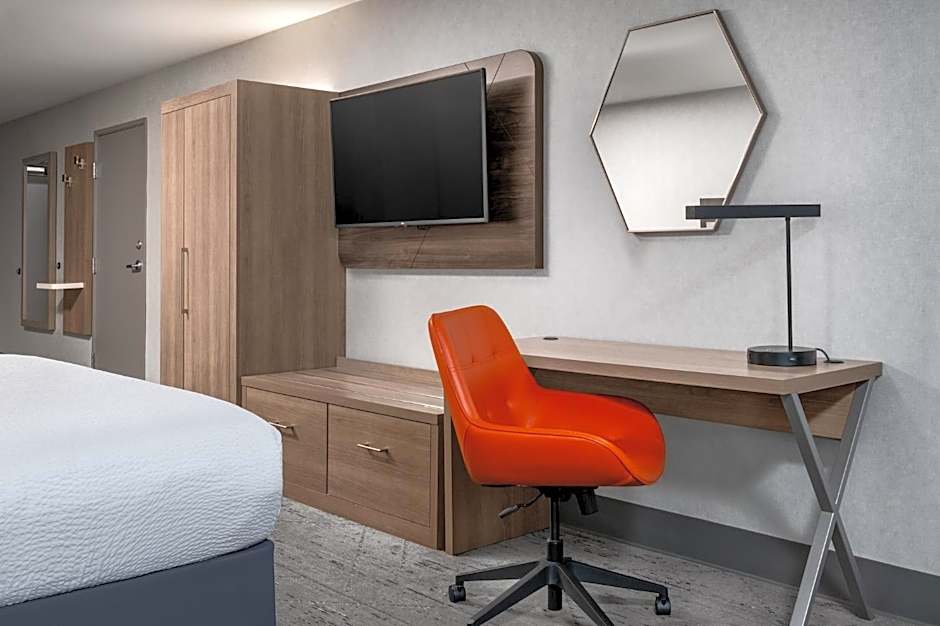 Holiday Inn Express Fresno River Park Highway 41 By IHG