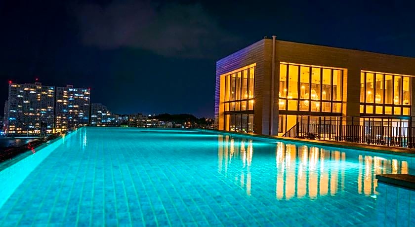 MB GALLERY CHATAN by THE TERRACE HOTELS