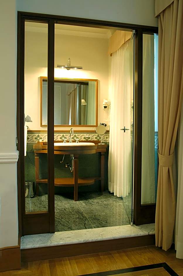 Hotel Flora