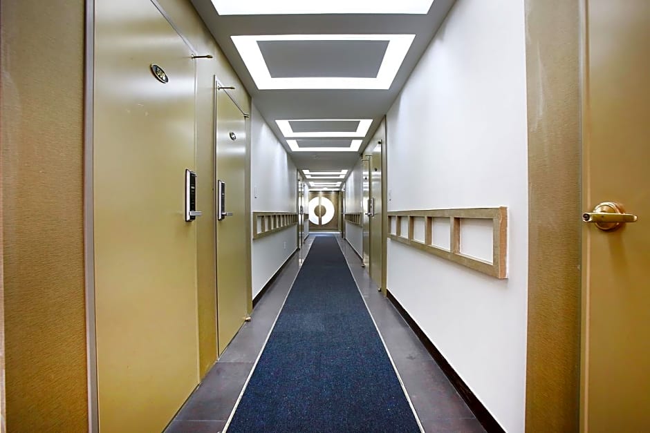 Abata Business Hotel