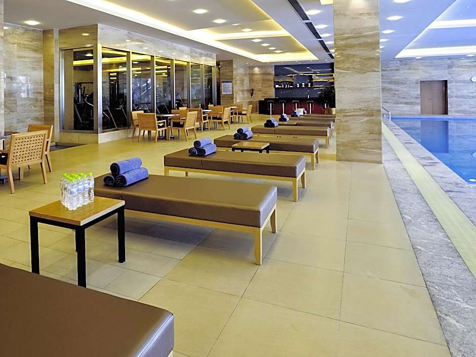 Pullman Linyi Lushang Hotel