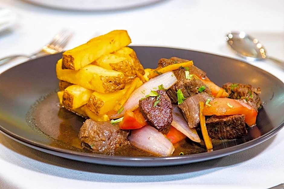 Miraflores Colon Hotel