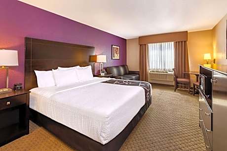 King Room with Mobility/Hearing Impaired Access - Non-Smoking