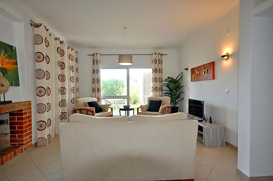 Delightful single-storey villa, private pool, free air conditioning and wifi